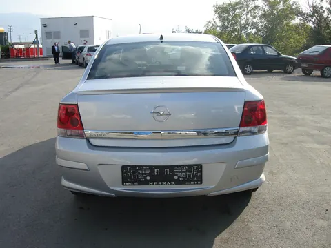 Задня нижня накладка Sedan (під фарбування) для Opel Astra H 2004-2013 рр — Opel Astra H 2004-2013 гг. DianaParts