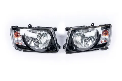 Передня оптика Safari Black (2004-2008, 2шт) для Nissan Patrol Y61 рр — Nissan Patrol Y61 1997-2011 гг. DianaParts