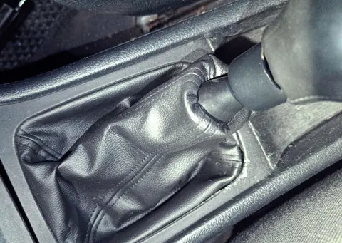 Чохол КПП V1 (з рамкою) для Opel Astra G classic 1998-2012 рр — Opel Astra G classic 1998-2012 гг. DianaParts