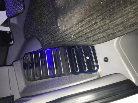 Накладка на підніжку (нерж) для Mercedes Sprinter W906 2006-2018 рр — Mercedes Sprinter W906 2006–2018 гг. DianaParts