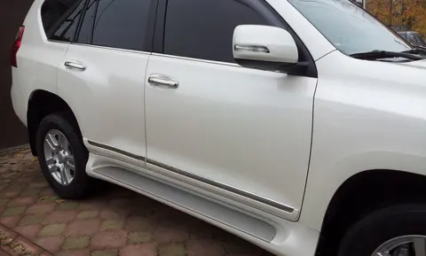 Молдинг дверей (дизайн 2013-2017) Чорний колір для Toyota Land Cruiser Prado 150 рр — Toyota Land Cruiser Prado 150 2009-2023 гг. DianaParts