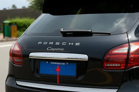 Накладка над номером Libao (нерж) для Porsche Cayenne 2010-2017 рр — Porsche Cayenne 2010-2017 гг. DianaParts