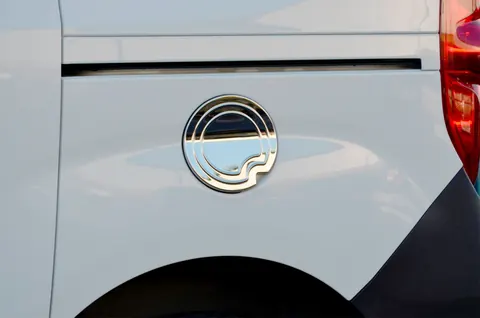 Накладка на лючок бензобака (нерж.) для Opel Combo 2012-2018 рр — Opel Combo 2012-2018 гг. DianaParts