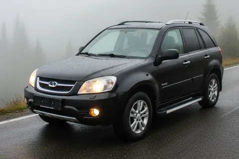 Бокові пороги Maya V1 (2 шт., алюміній) для Chery Tiggo 3 2005- рр — Chery Tiggo 3 2005- гг. DianaParts