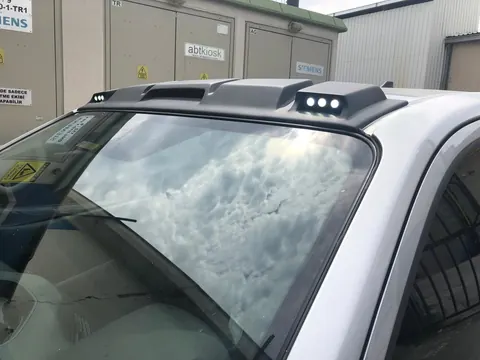 Козирок лобового скла (Meliset LED V1) для Nissan Navara/NP300 2016- рр — Nissan Navara/NP300 2016- гг. DianaParts