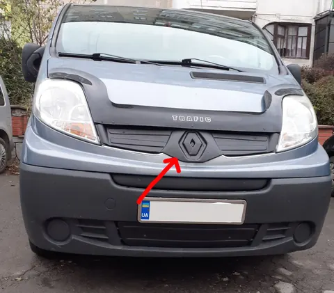 Зимова верхня накладка на решітку 2001-2007, Глянцева для Renault Trafic рр — Renault Trafic 2001–2015 гг. DianaParts
