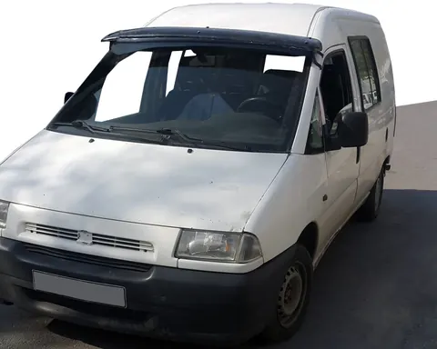 Козирьок на лобове скло (чорний глянець, 5мм) для Fiat Scudo 1996-2007 рр — Fiat Scudo 1996-2007 гг. DianaParts