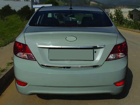 Кромка багажника (нерж.) Carmos - турецька сталь для Hyundai Accent 2011-2017 рр — Hyundai Accent 2011-2017 гг. DianaParts